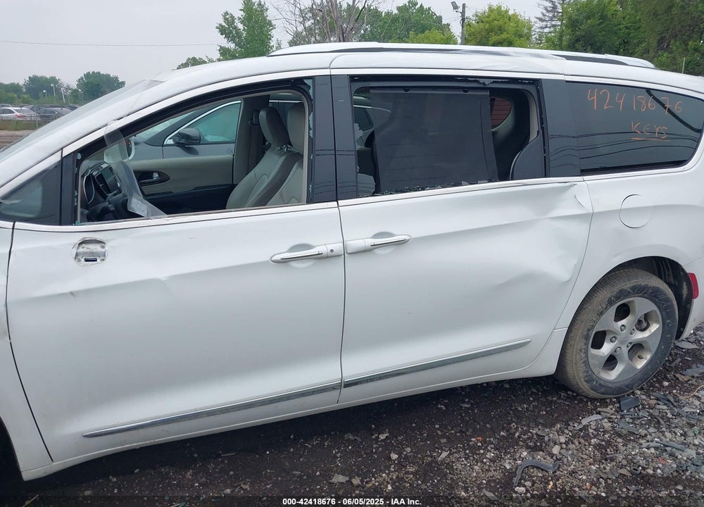 2017 CHRYSLER PACIFICA TOURING L PLUS VIN: 2C4RC1EG2HR506313