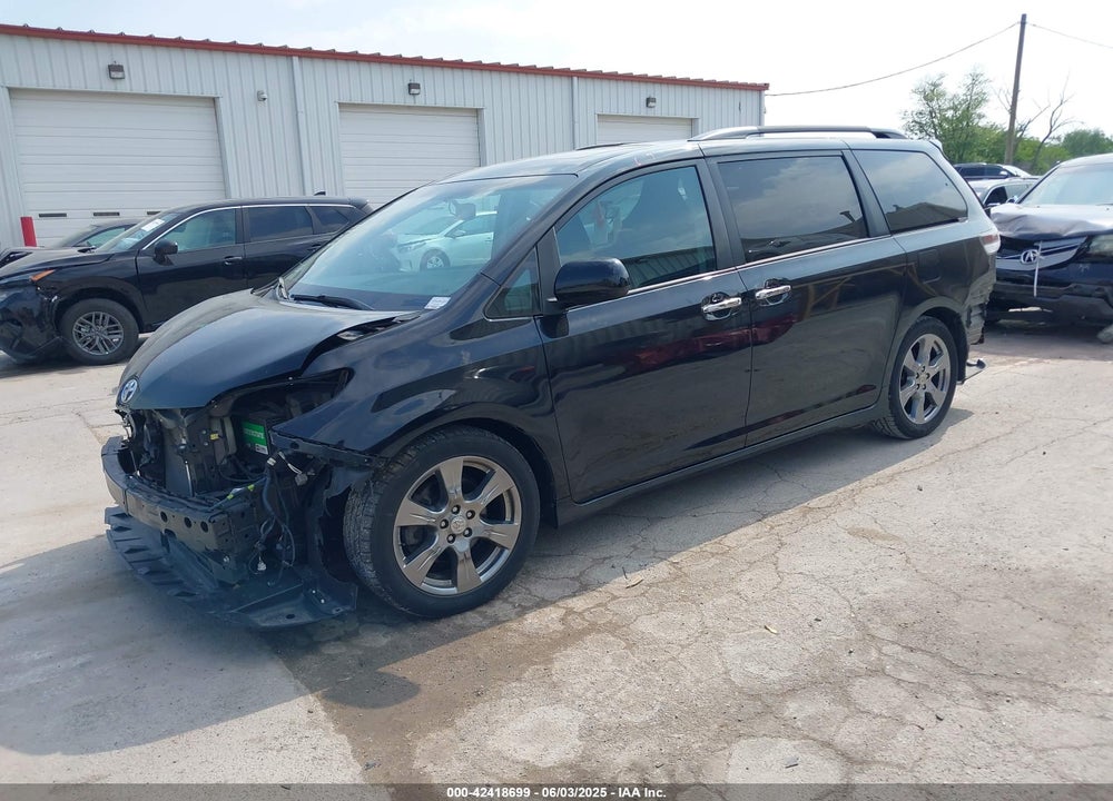 2017 TOYOTA SIENNA SE 8 PASSENGER VIN: 5TDXZ3DC4HS840494