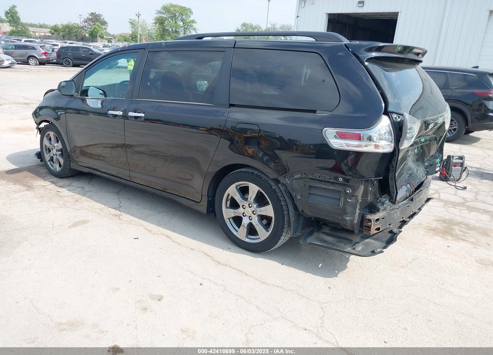 2017 TOYOTA SIENNA SE 8 PASSENGER VIN: 5TDXZ3DC4HS840494