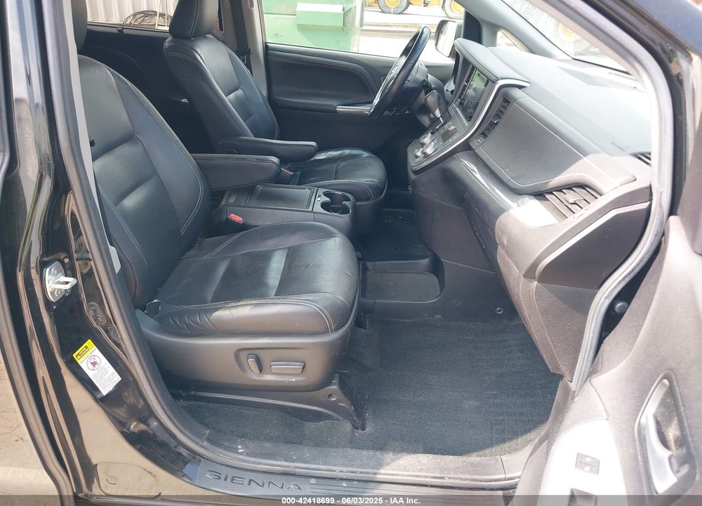 2017 TOYOTA SIENNA SE 8 PASSENGER VIN: 5TDXZ3DC4HS840494