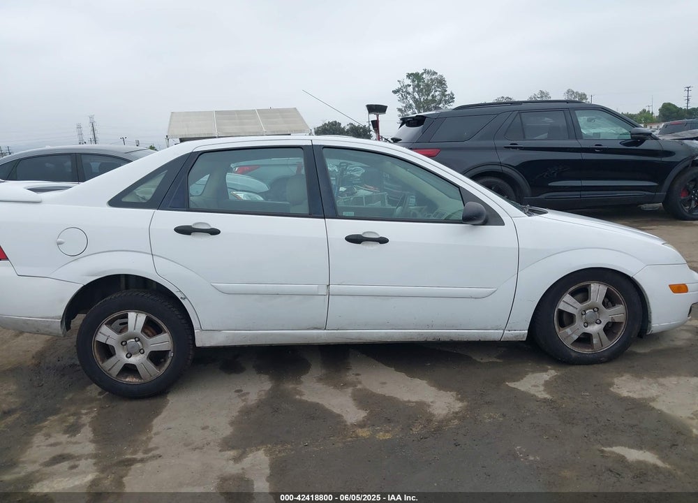 2005 FORD FOCUS ZX4 VIN: 1FAFP34N25W152109