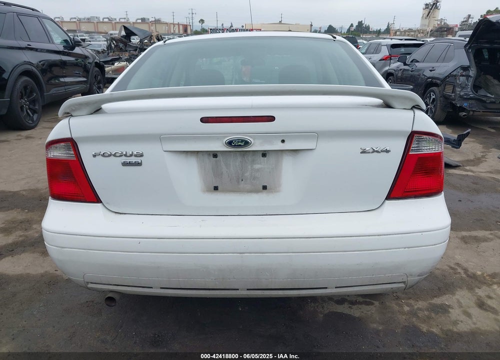 2005 FORD FOCUS ZX4 VIN: 1FAFP34N25W152109