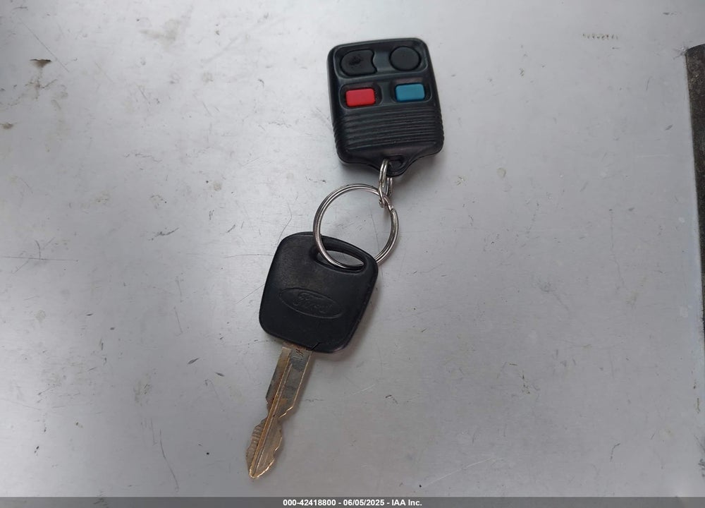 2005 FORD FOCUS ZX4 VIN: 1FAFP34N25W152109