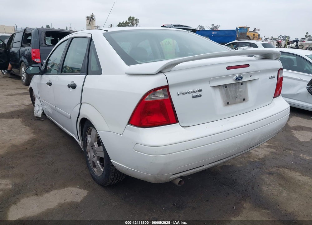 2005 FORD FOCUS ZX4 VIN: 1FAFP34N25W152109