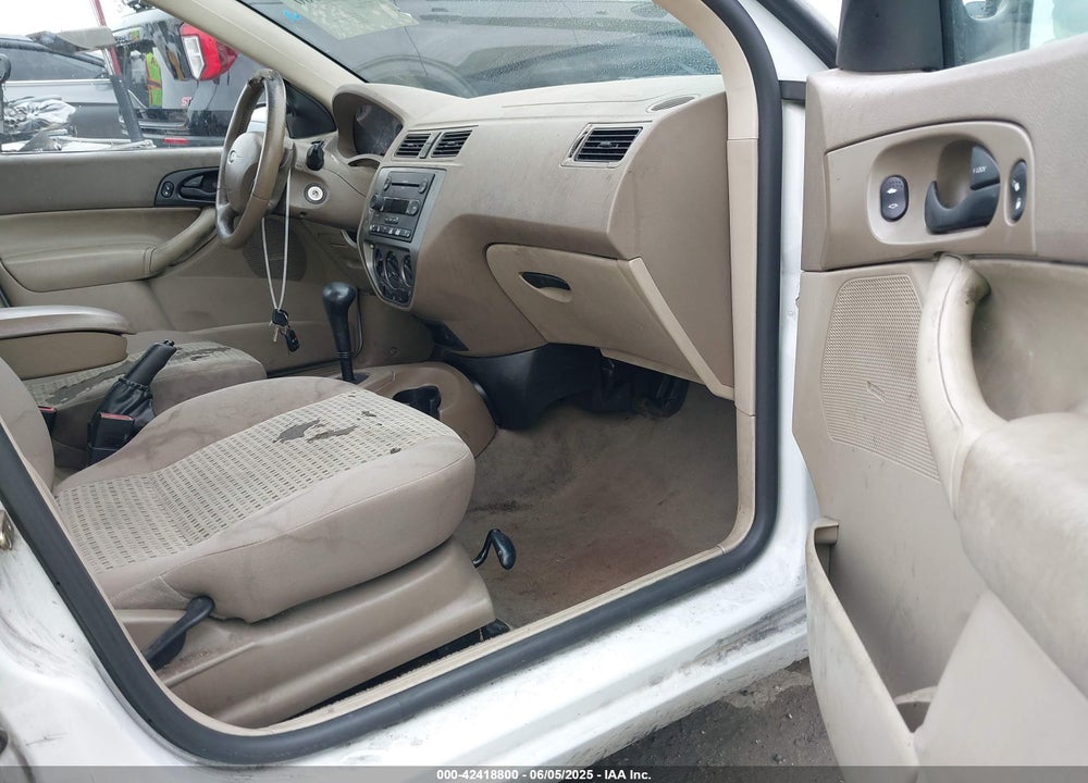 2005 FORD FOCUS ZX4 VIN: 1FAFP34N25W152109