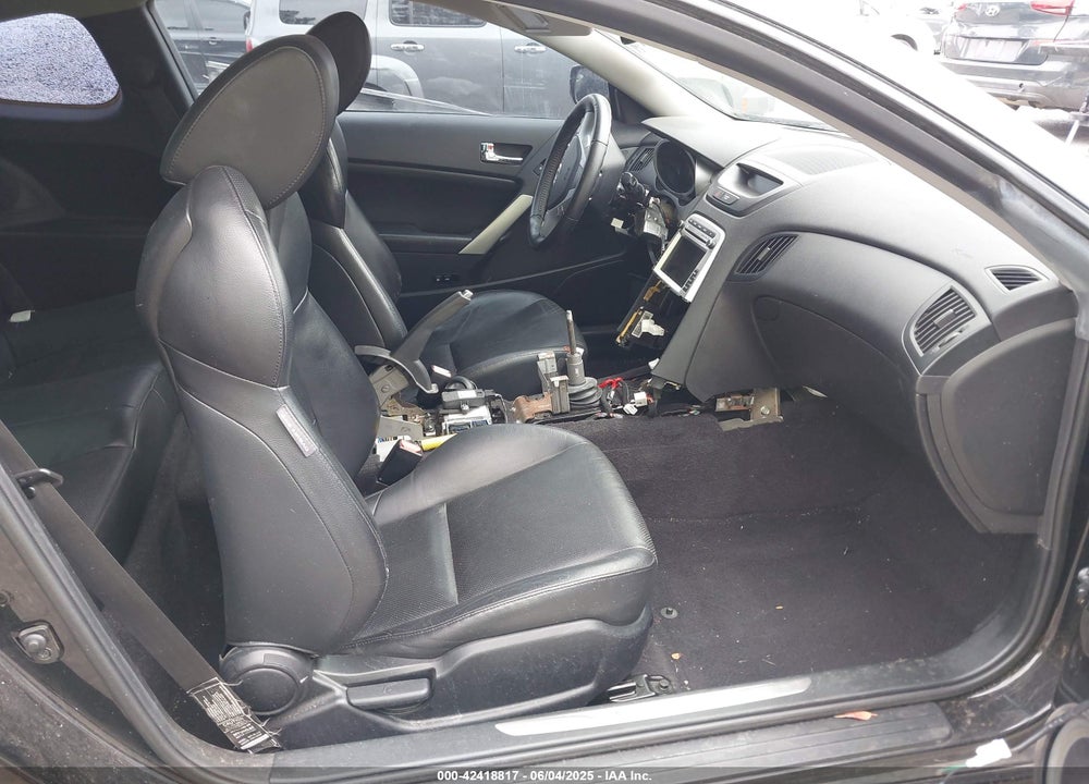 2010 HYUNDAI GENESIS VIN: KMHHU6KH2AU040891