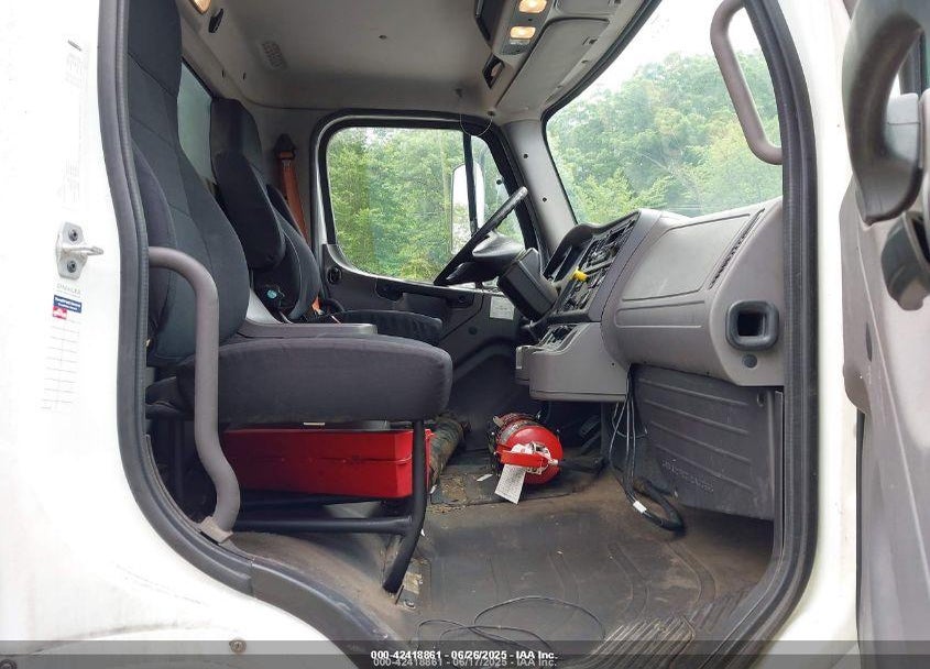 2016 FREIGHTLINER M2 106 MEDIUM DUTY VIN: 1FVACXDT6GHGZ3006