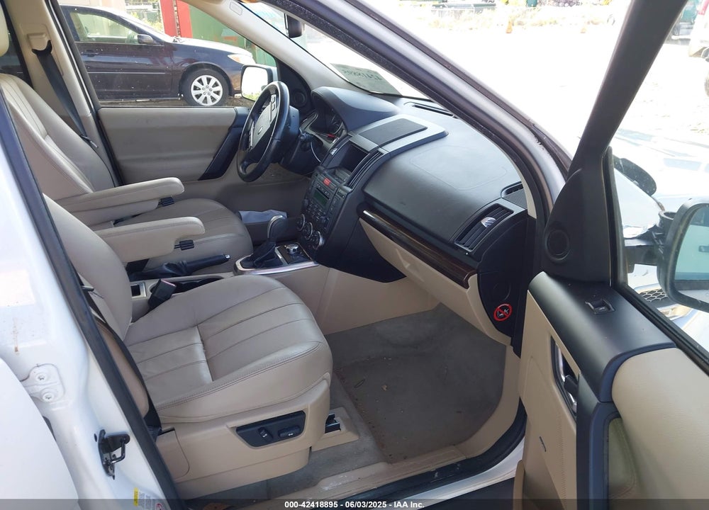 2011 LAND ROVER LR2 VIN: SALFR2BN5BH268155