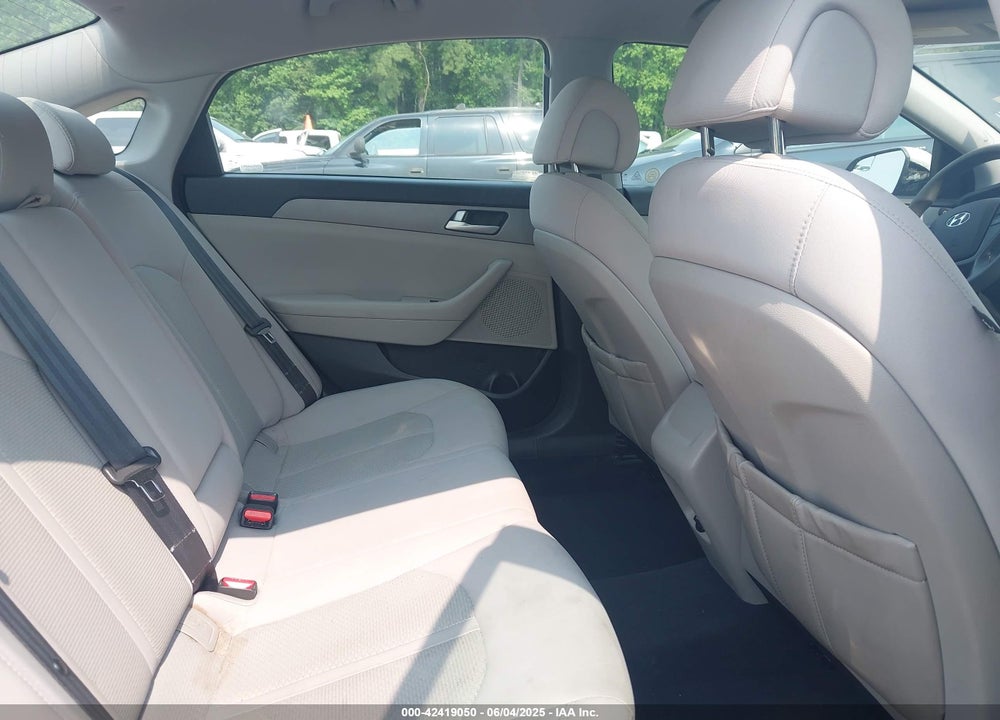 2015 HYUNDAI SONATA SE VIN: 5NPE24AF4FH005353