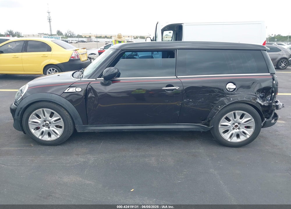 2014 MINI CLUBMAN VIN: WMWZG3C53ETY33385