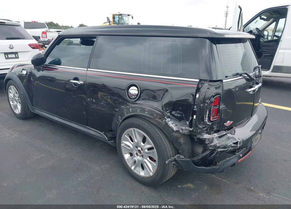 2014 MINI CLUBMAN VIN: WMWZG3C53ETY33385