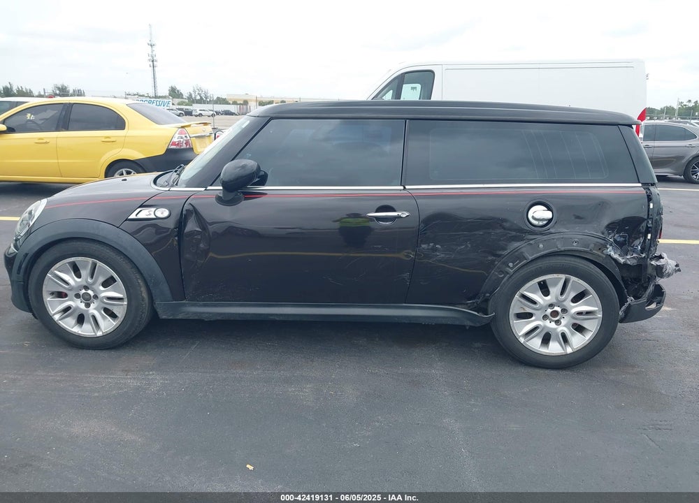 2014 MINI CLUBMAN VIN: WMWZG3C53ETY33385