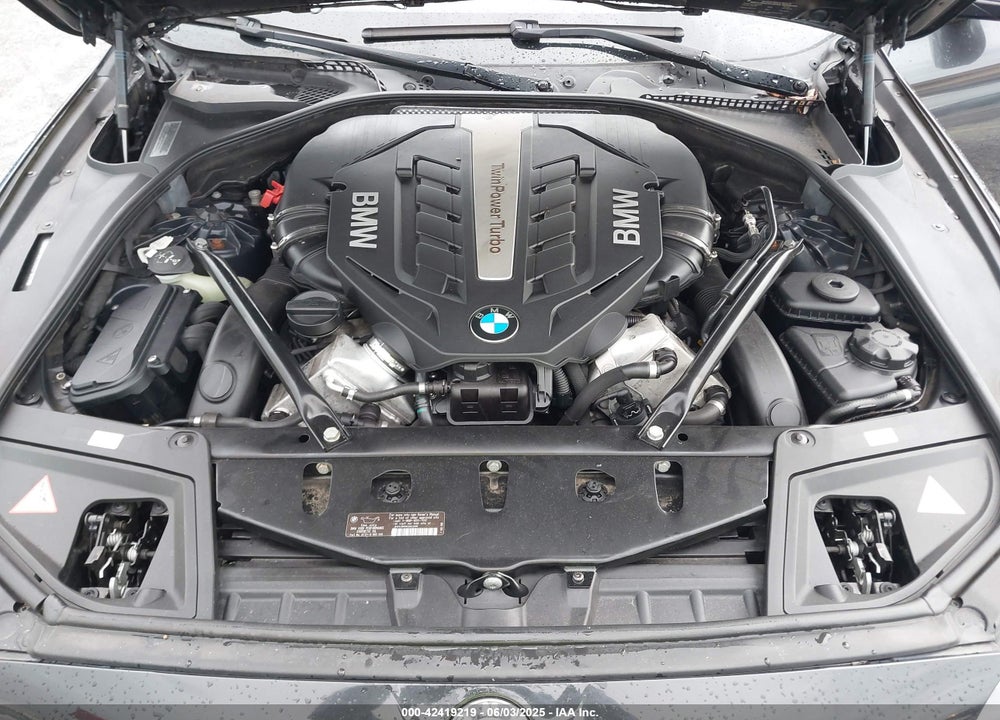 2013 BMW 550 VIN: WBAFR9C55DC271603