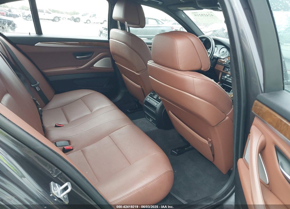 2013 BMW 550 VIN: WBAFR9C55DC271603