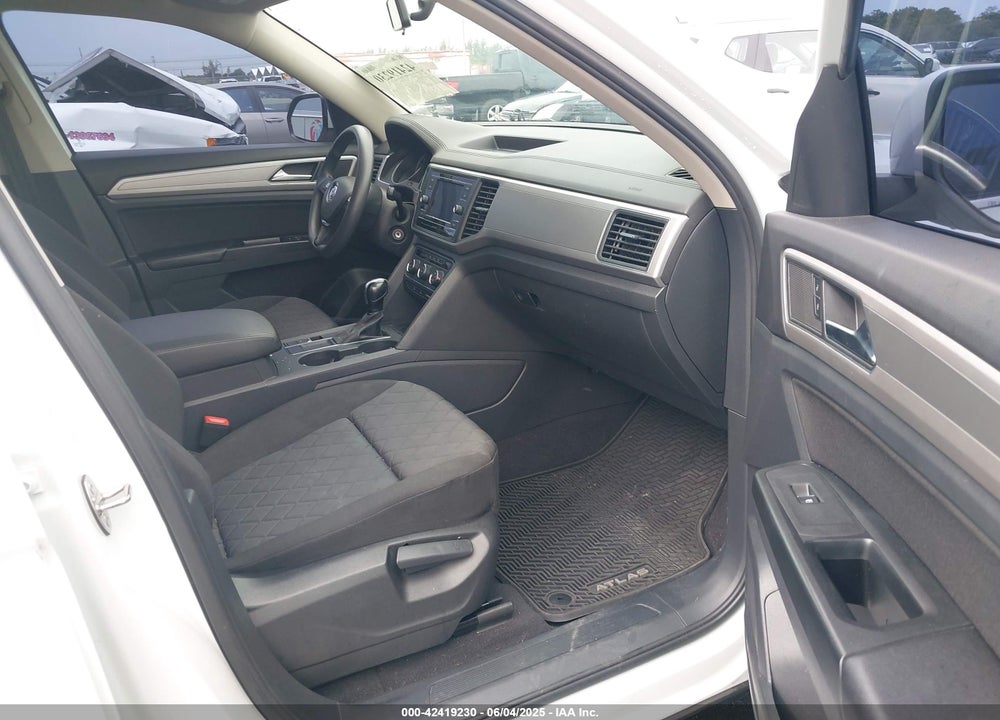 2018 VOLKSWAGEN ATLAS VIN: 1V2AP2CA7JC599090