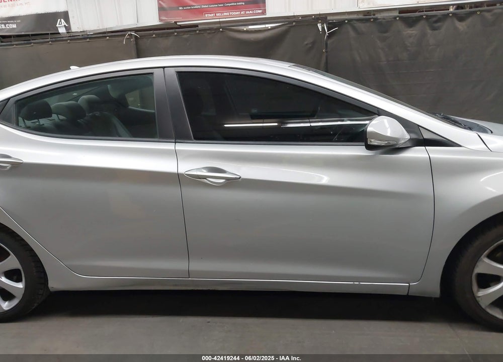2013 HYUNDAI ELANTRA VIN: KMHDH4AE3DU547978