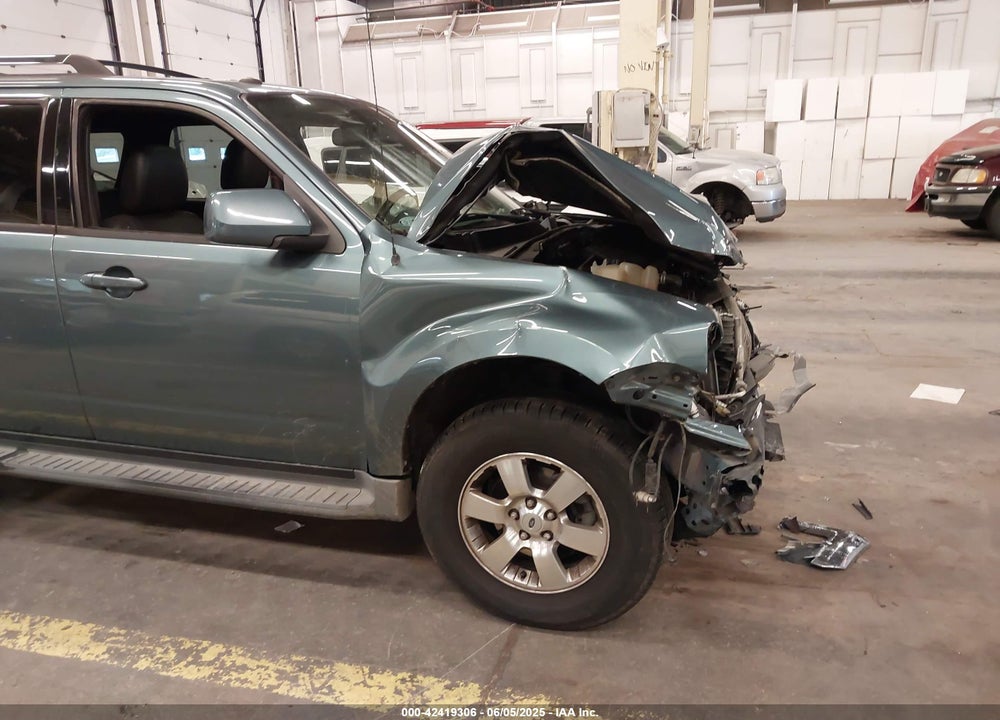 2011 FORD ESCAPE VIN: 1FMCU9EG6BKC05031