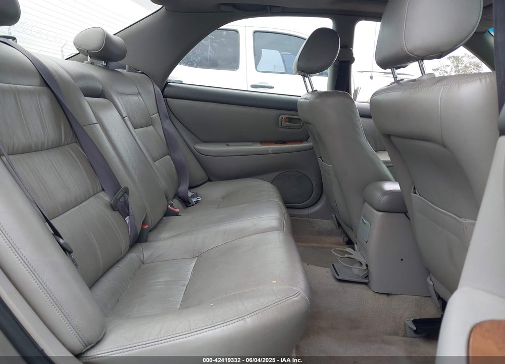 1999 LEXUS ES 300 VIN: JT8BF28G0X5060926