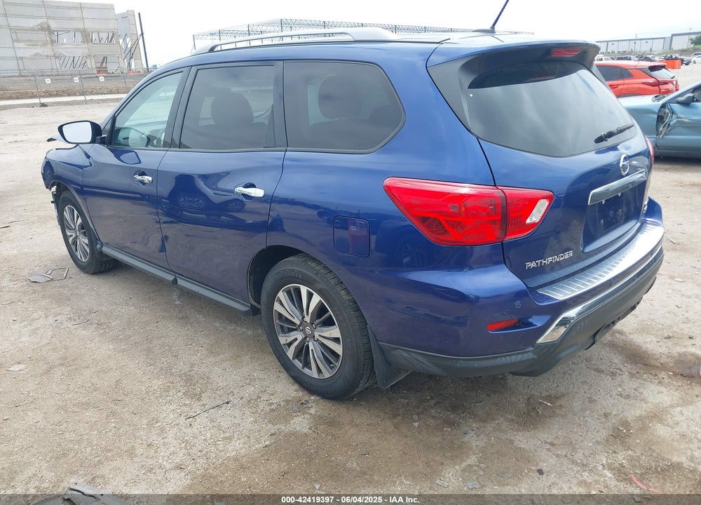 2017 NISSAN PATHFINDER VIN: 5N1DR2MM8HC643220