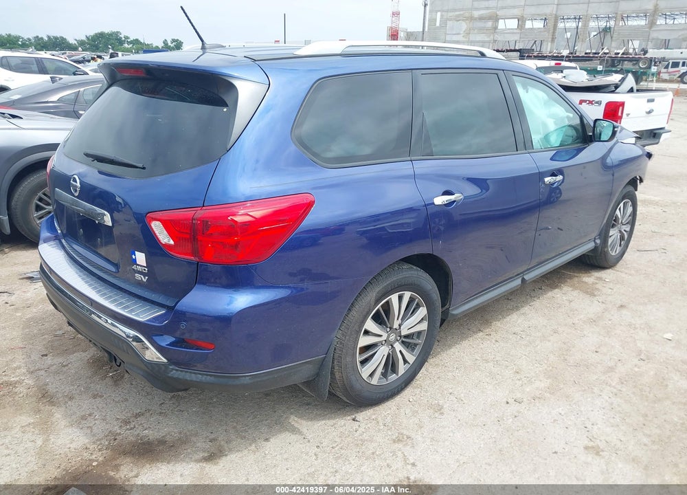 2017 NISSAN PATHFINDER VIN: 5N1DR2MM8HC643220