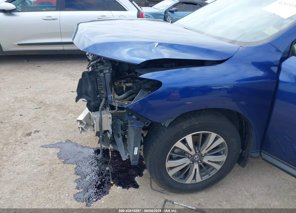 2017 NISSAN PATHFINDER VIN: 5N1DR2MM8HC643220