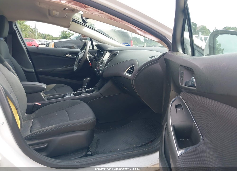 2017 CHEVROLET CRUZE VIN: 3G1BE6SM6HS602590