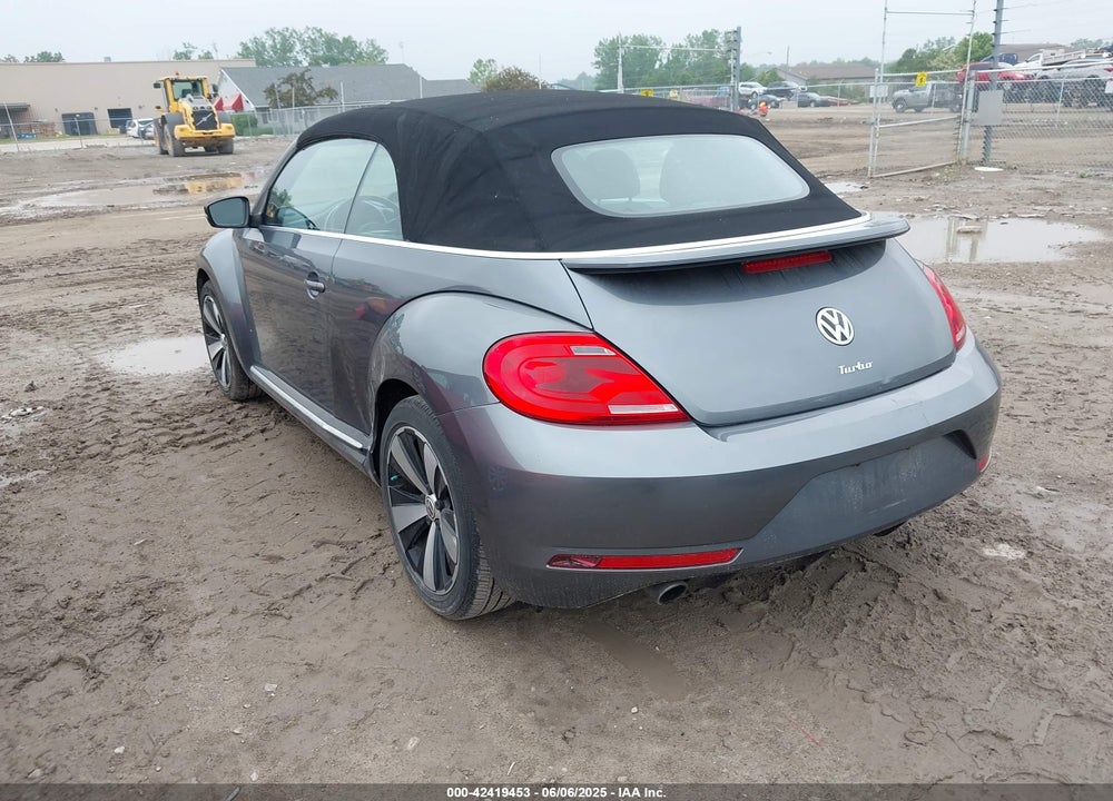 2013 VOLKSWAGEN BEETLE 2.0T VIN: 3VW8T7AT8DM832682