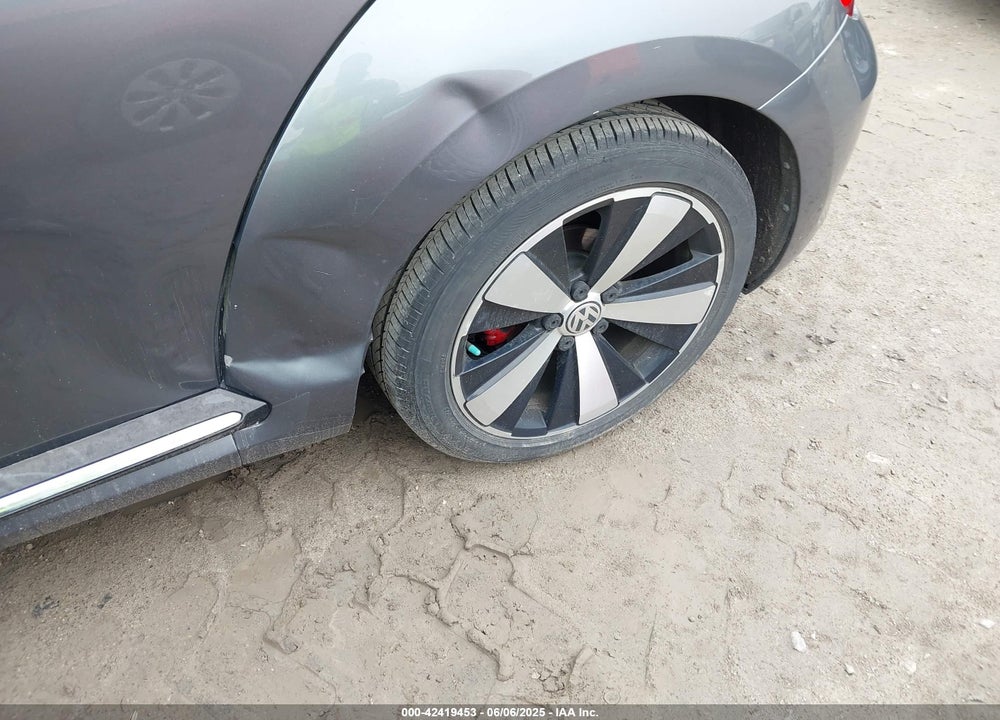 2013 VOLKSWAGEN BEETLE 2.0T VIN: 3VW8T7AT8DM832682