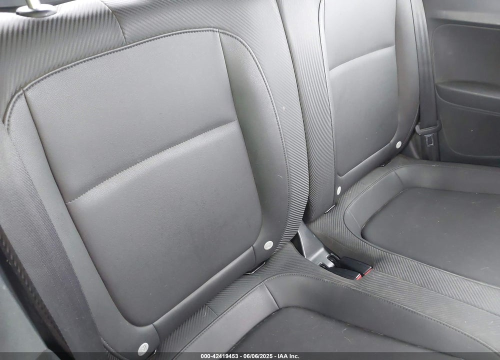 2013 VOLKSWAGEN BEETLE 2.0T VIN: 3VW8T7AT8DM832682