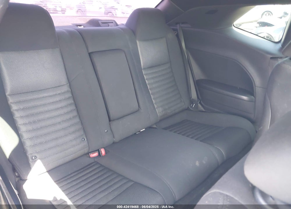 2014 DODGE CHALLENGER SXT VIN: 2C3CDYAG1EH289991