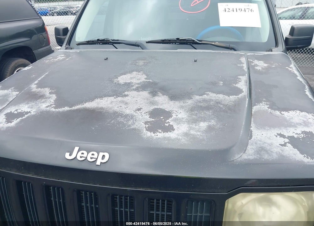 2008 JEEP LIBERTY VIN: 1J8GP28K38W284933