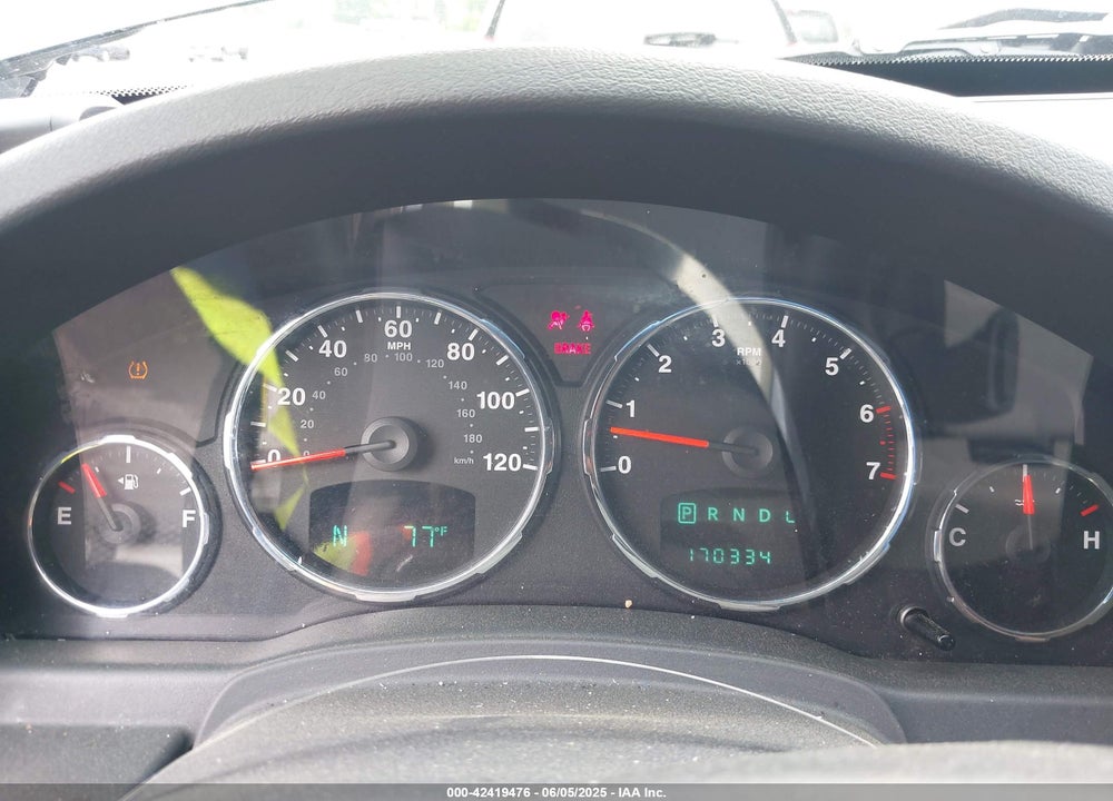 2008 JEEP LIBERTY VIN: 1J8GP28K38W284933