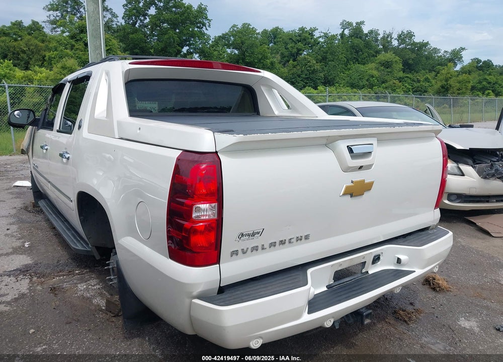 2013 CHEVROLET AVALANCHE VIN: 3GNMCGE04DG344000