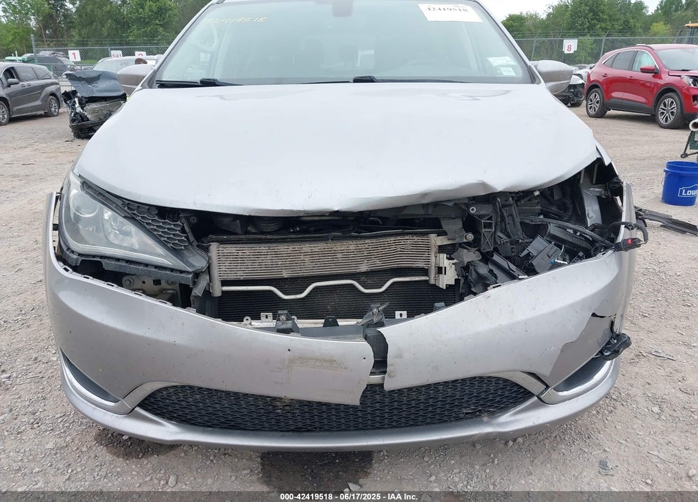 2020 CHRYSLER PACIFICA TOURING L VIN: 2C4RC1BG2LR127986