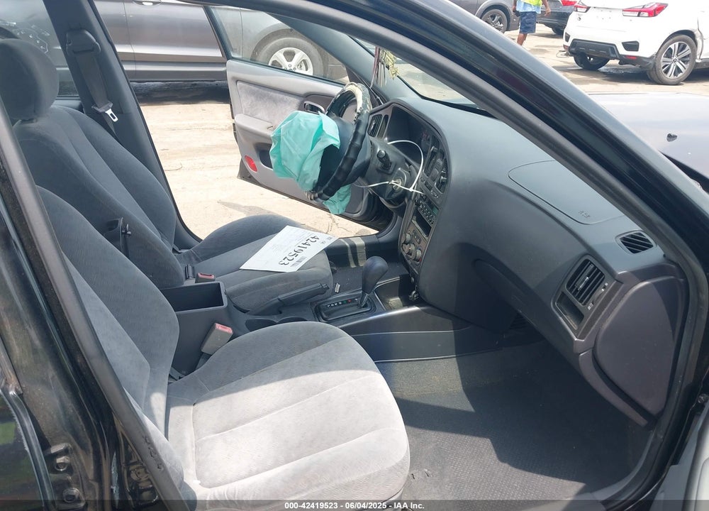 2005 HYUNDAI ELANTRA GLS/GT VIN: KMHDN46D25U130961