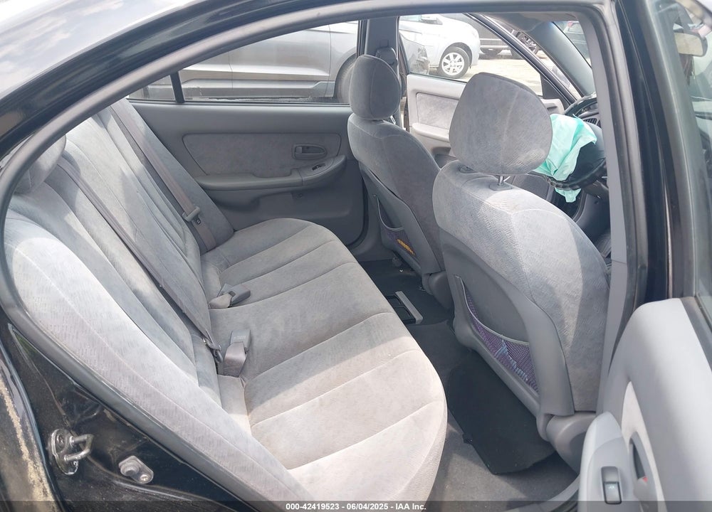 2005 HYUNDAI ELANTRA GLS/GT VIN: KMHDN46D25U130961