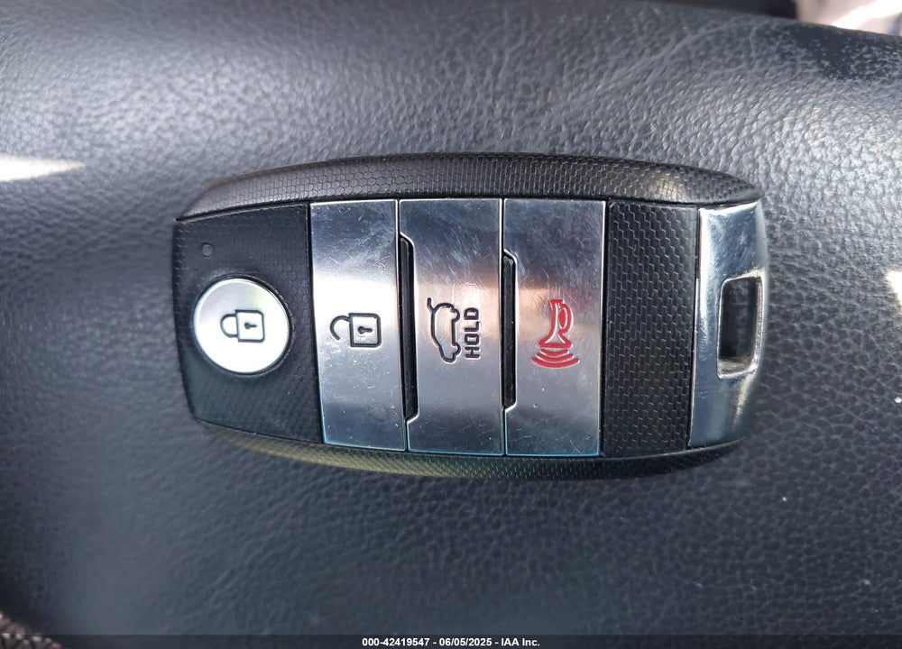 2019 KIA NIRO VIN: KNDCC3LG2K5008010