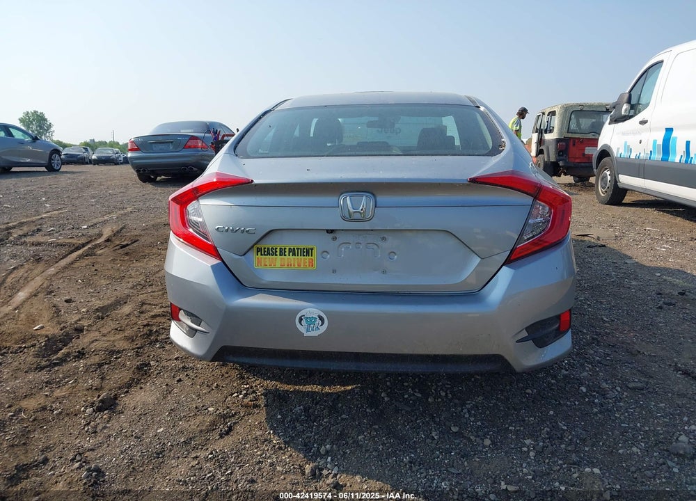 2017 HONDA CIVIC VIN: 19XFC2F56HE010325