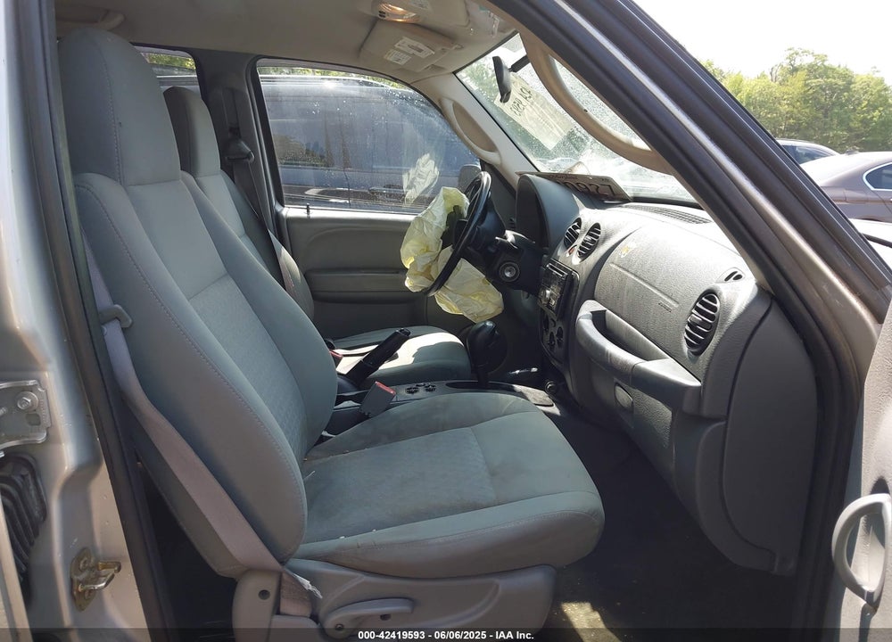 2006 JEEP LIBERTY VIN: 1J4GL48K76W253514