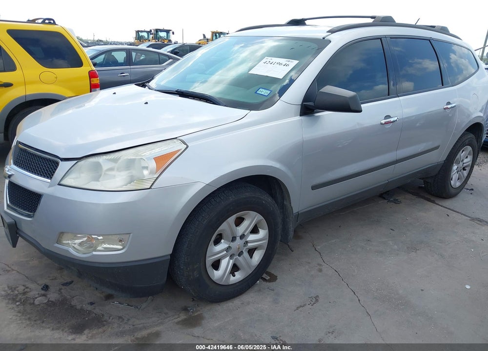 2011 CHEVROLET TRAVERSE LS VIN: 1GNKVEEDXBJ230345