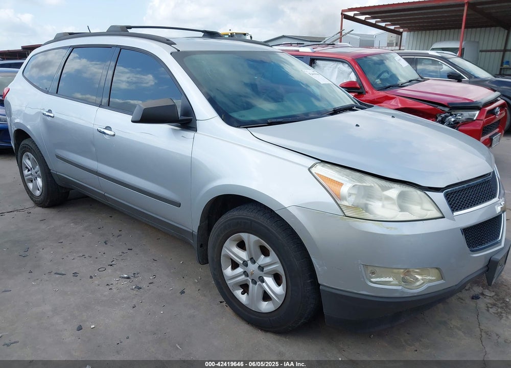 2011 CHEVROLET TRAVERSE LS VIN: 1GNKVEEDXBJ230345