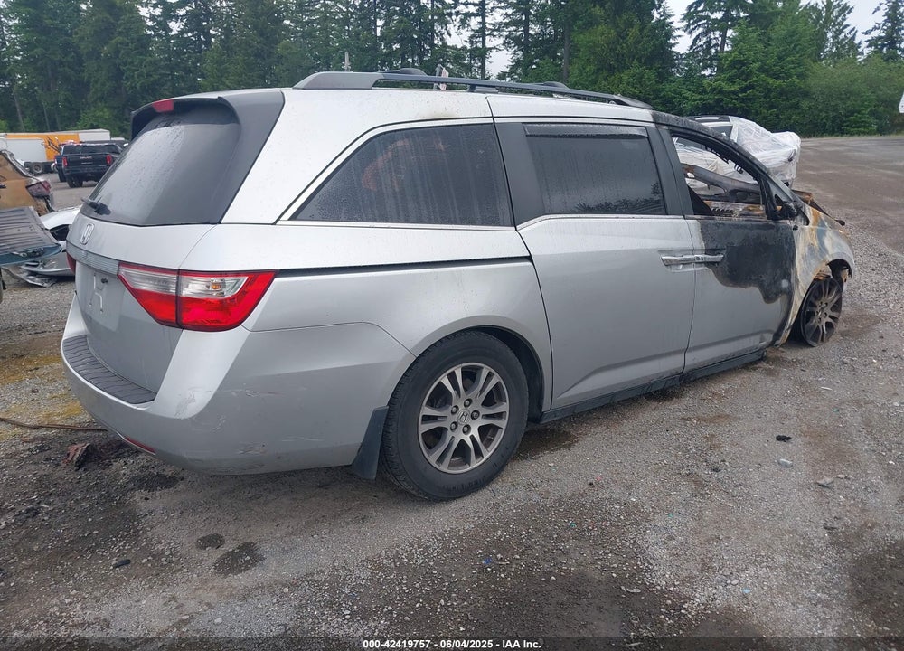 2011 HONDA ODYSSEY VIN: 5FNRL5H47BB041880