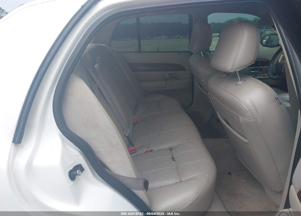 2010 MERCURY GRAND MARQUIS VIN: 2MEBM7FV0AX617828