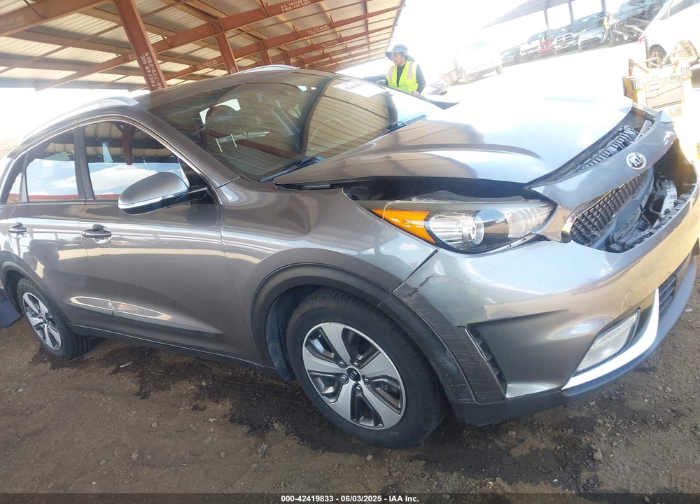 2017 KIA NIRO VIN: KNDCC3LC4H5057764