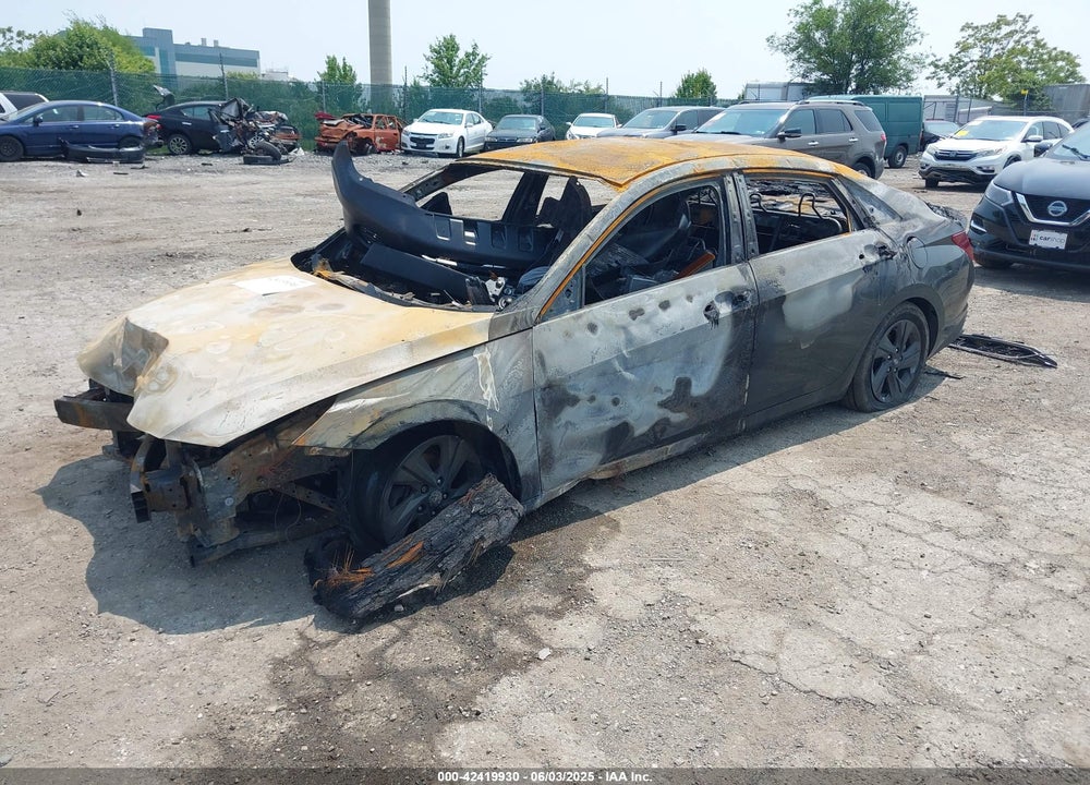 2022 HYUNDAI ELANTRA VIN: 5NPLS4AG4NH077183