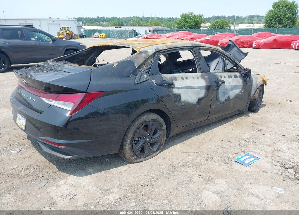 2022 HYUNDAI ELANTRA VIN: 5NPLS4AG4NH077183