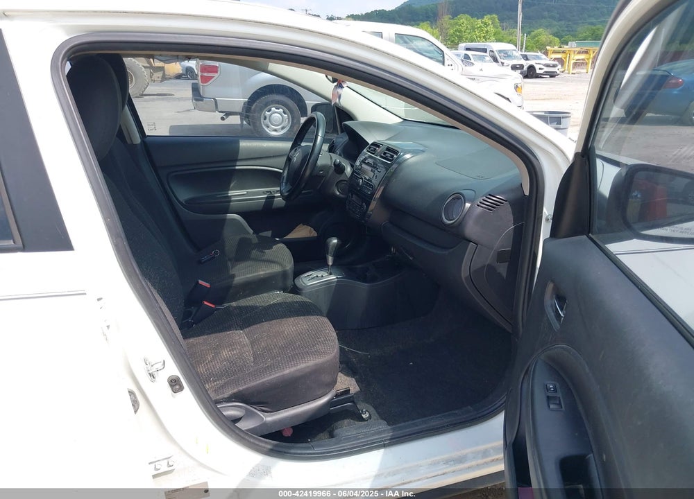 2015 MITSUBISHI MIRAGE ES VIN: ML32A4HJ1FH004128