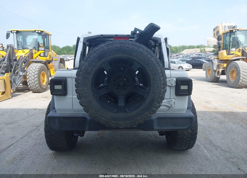 2018 JEEP WRANGLER UNLIMITED VIN: 1C4HJXDG9JW221353