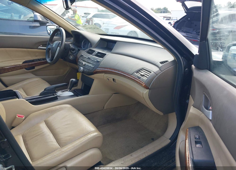 2010 HONDA ACCORD VIN: 1HGCP2F81AA000989