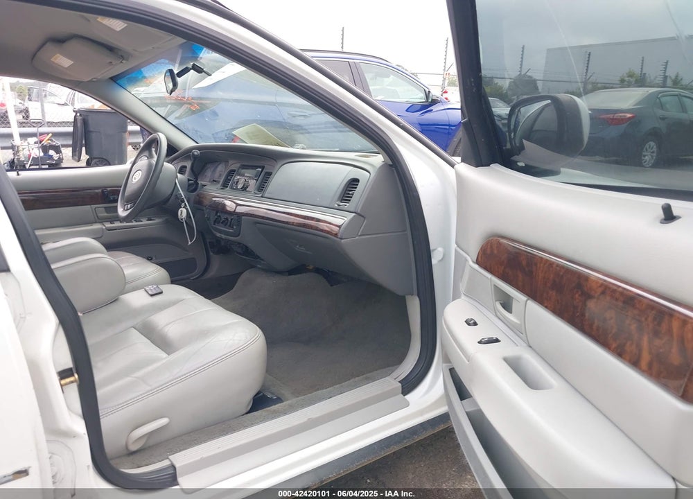 2004 MERCURY GRAND MARQUIS VIN: 2MEFM74W24X654185